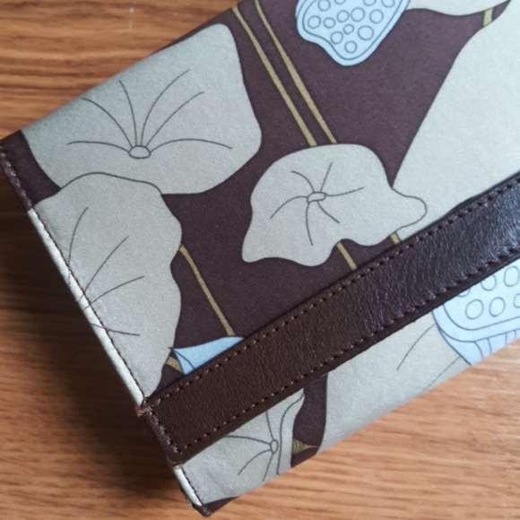 Agnes and Hoss Lotus clutch silk satin - Picture 3 of 6